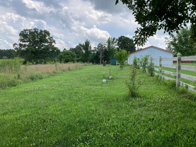 8550 Highway E, Houston, MO 65483