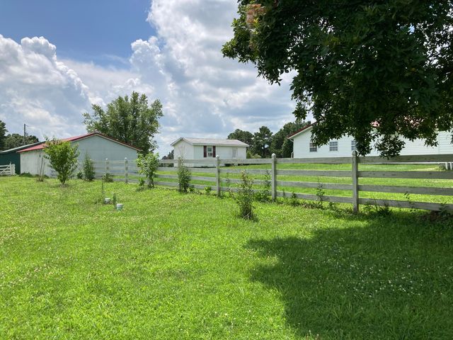 8550 Highway E, Houston, MO 65483