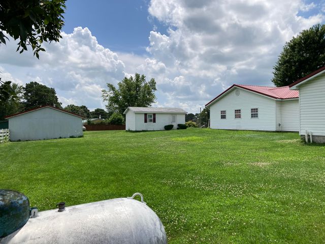 8550 Highway E, Houston, MO 65483