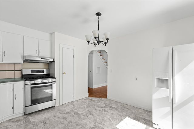 52 Clear Pond Rd, Lakeville, MA 02347
