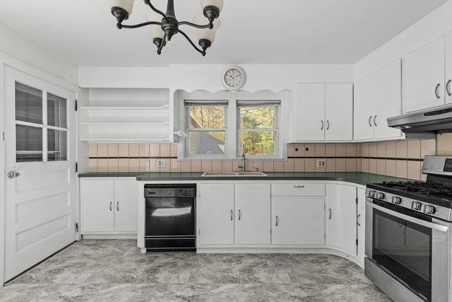 52 Clear Pond Rd, Lakeville, MA 02347