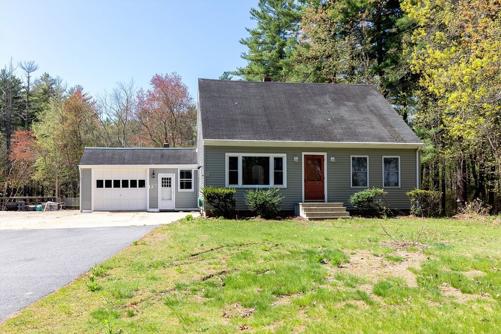 52 Clear Pond Rd, Lakeville, MA 02347