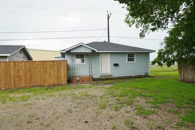 3515 5th Street, Bay City, TX 77414