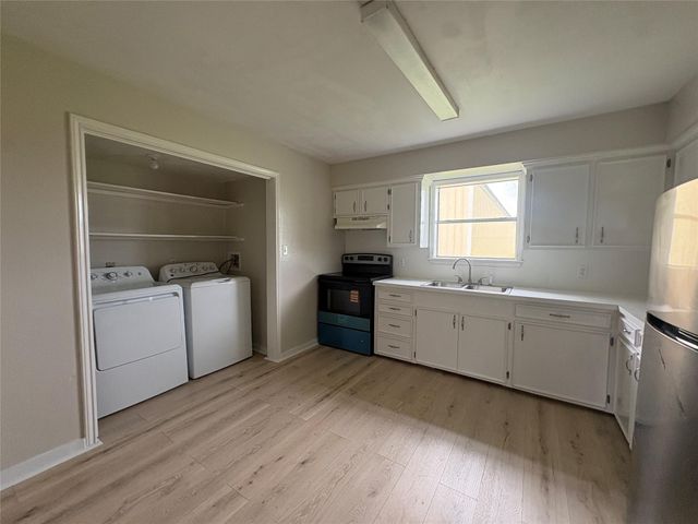 3515 5th Street, Bay City, TX 77414