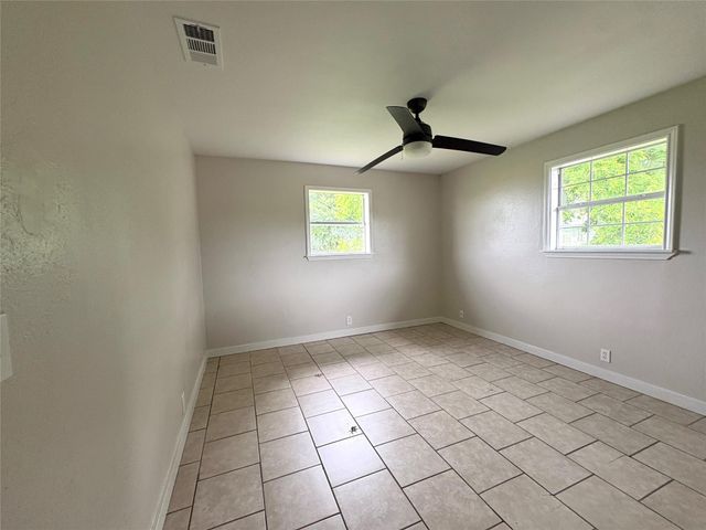 3515 5th Street, Bay City, TX 77414