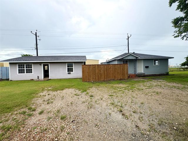 3515 5th Street, Bay City, TX 77414