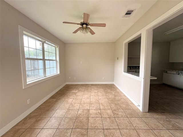 3515 5th Street, Bay City, TX 77414