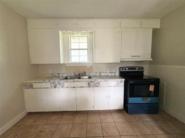 3515 5th Street, Bay City, TX 77414
