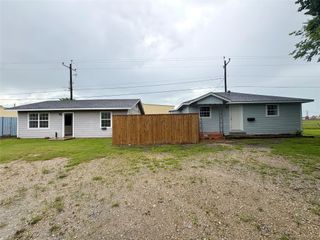 3515 5th Street, Bay City, TX 77414