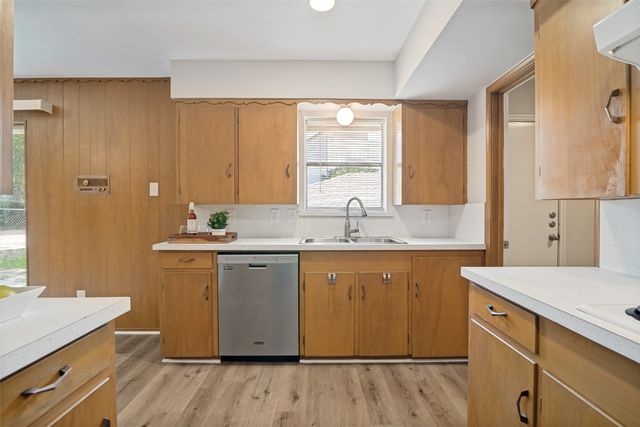 7003 Kingsbury Drive, Dallas, TX 75231