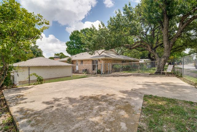 7003 Kingsbury Drive, Dallas, TX 75231