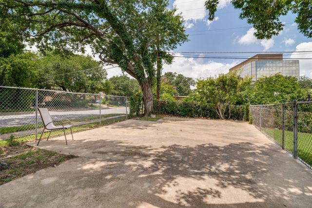 7003 Kingsbury Drive, Dallas, TX 75231