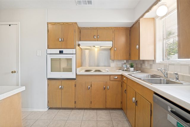 7003 Kingsbury Drive, Dallas, TX 75231