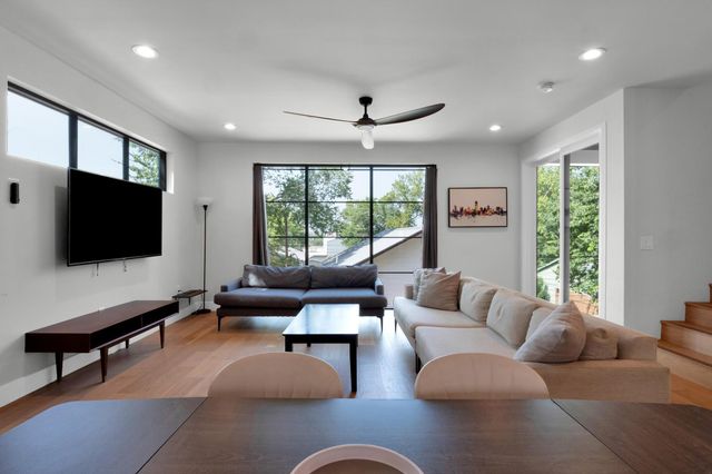 1914 E 8th ST, Austin, TX 78702