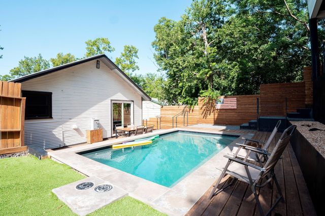 1914 E 8th ST, Austin, TX 78702