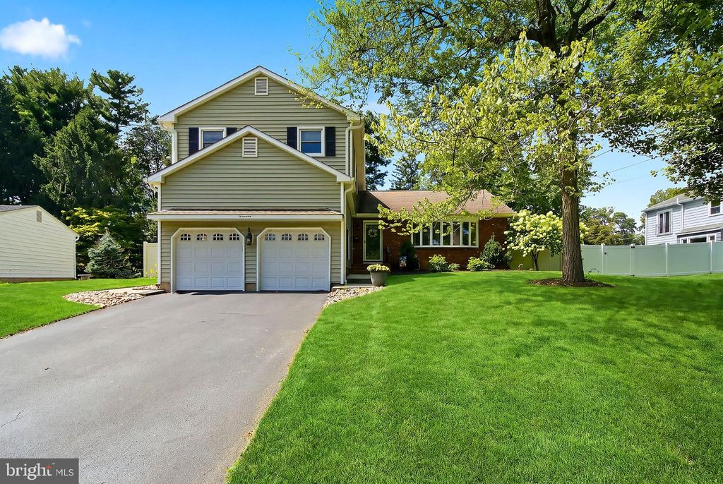 17 CLEMENTON WAY, LAWRENCE TOWNSHIP, NJ 08648 — exterior