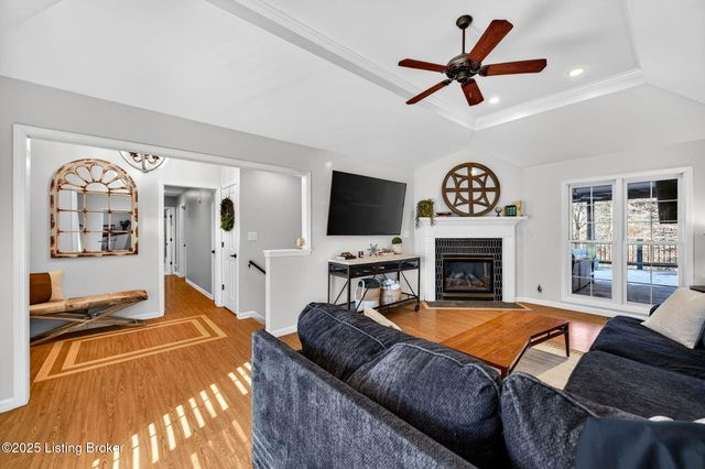 1109 Barbizon Dr, Goshen, KY 40026