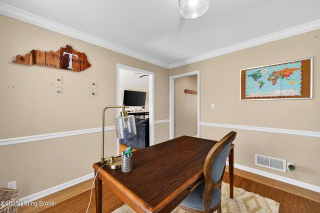 1109 Barbizon Dr, Goshen, KY 40026