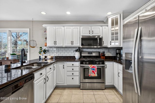 1109 Barbizon Dr, Goshen, KY 40026