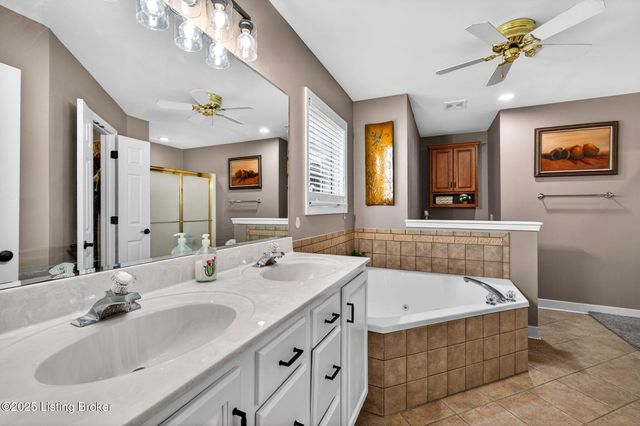 1109 Barbizon Dr, Goshen, KY 40026