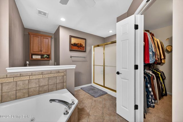 1109 Barbizon Dr, Goshen, KY 40026