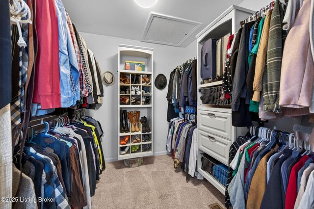 1109 Barbizon Dr, Goshen, KY 40026