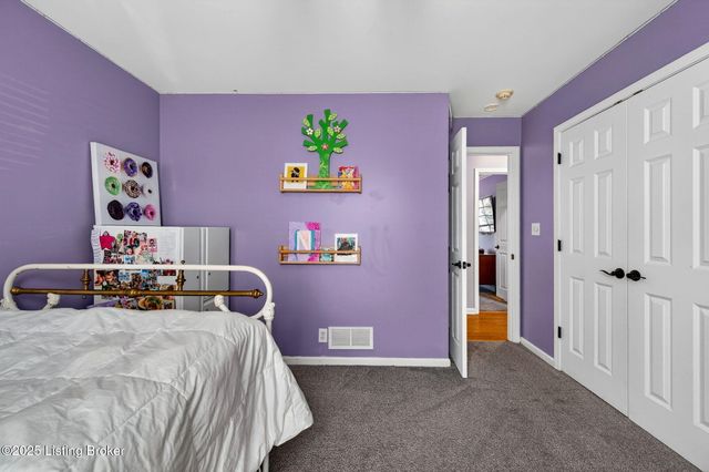 1109 Barbizon Dr, Goshen, KY 40026