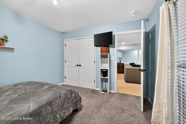 1109 Barbizon Dr, Goshen, KY 40026