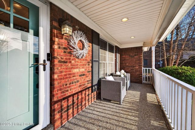 1109 Barbizon Dr, Goshen, KY 40026