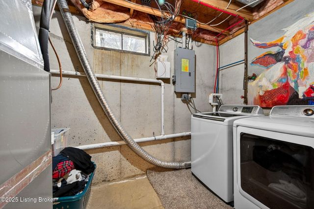 1109 Barbizon Dr, Goshen, KY 40026