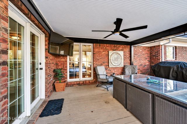 1109 Barbizon Dr, Goshen, KY 40026