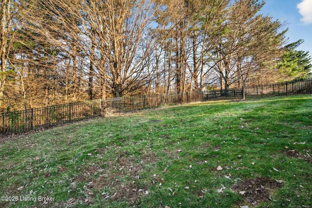 1109 Barbizon Dr, Goshen, KY 40026