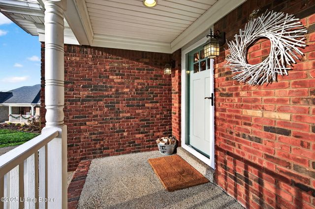 1109 Barbizon Dr, Goshen, KY 40026