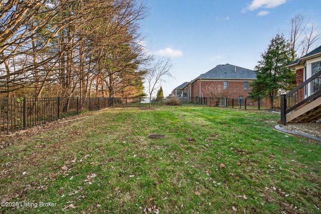 1109 Barbizon Dr, Goshen, KY 40026