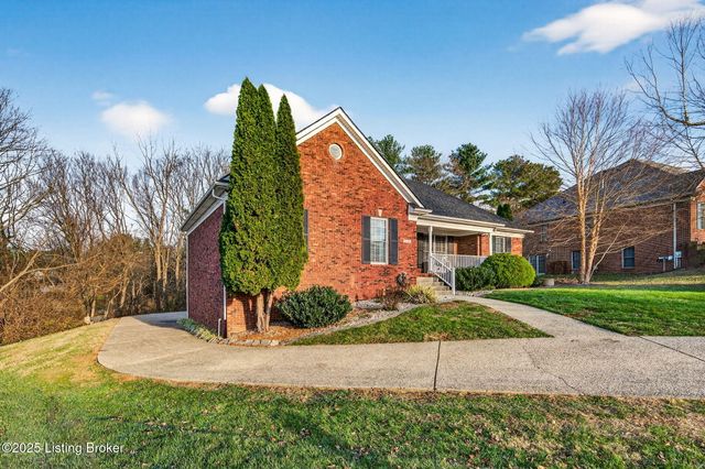 1109 Barbizon Dr, Goshen, KY 40026