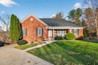 1109 Barbizon Dr, Goshen, KY 40026