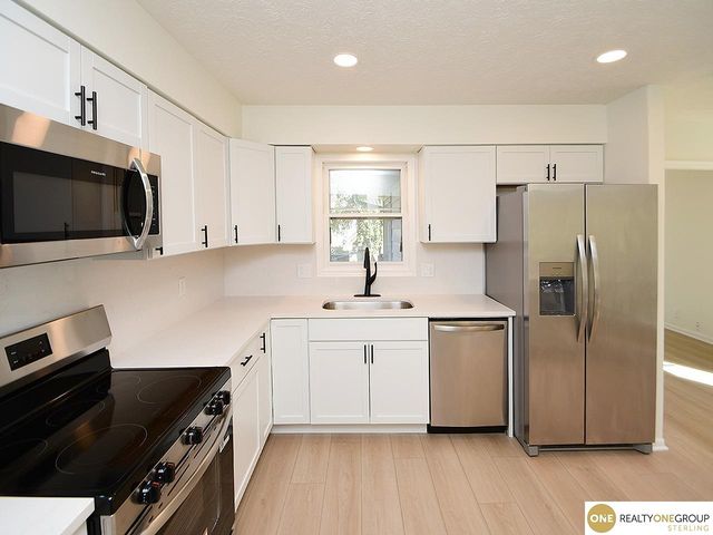 206 E Westplains Road, Gretna, NE 68028