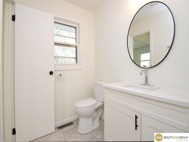 206 E Westplains Road, Gretna, NE 68028