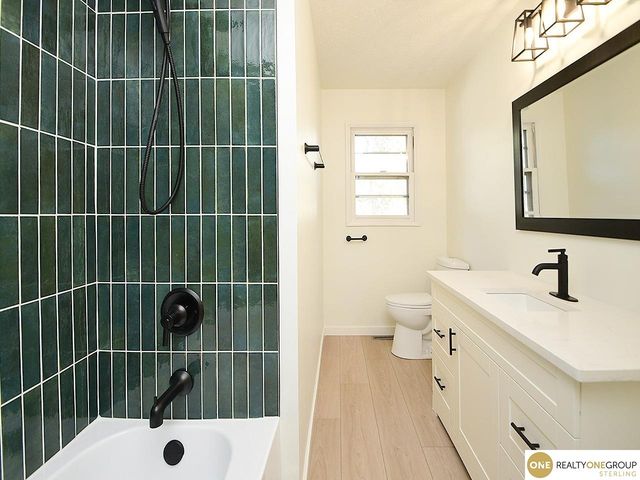 206 E Westplains Road, Gretna, NE 68028