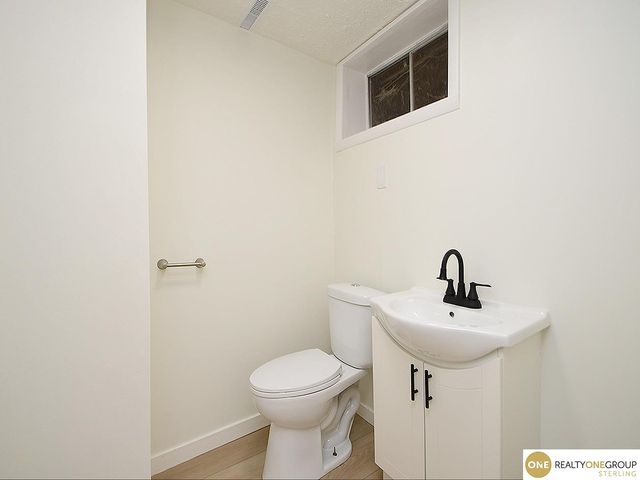 206 E Westplains Road, Gretna, NE 68028