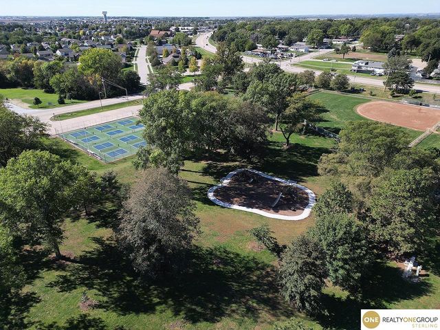 206 E Westplains Road, Gretna, NE 68028