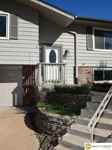 206 E Westplains Road, Gretna, NE 68028