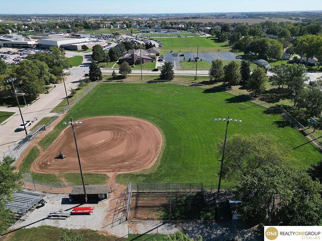 206 E Westplains Road, Gretna, NE 68028