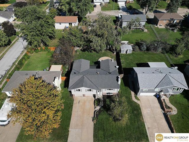 206 E Westplains Road, Gretna, NE 68028