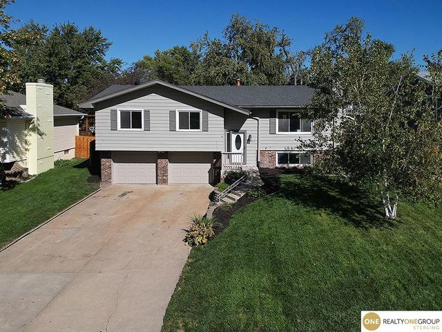 206 E Westplains Road, Gretna, NE 68028