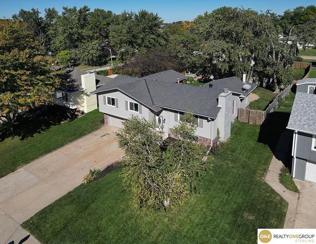 206 E Westplains Road, Gretna, NE 68028