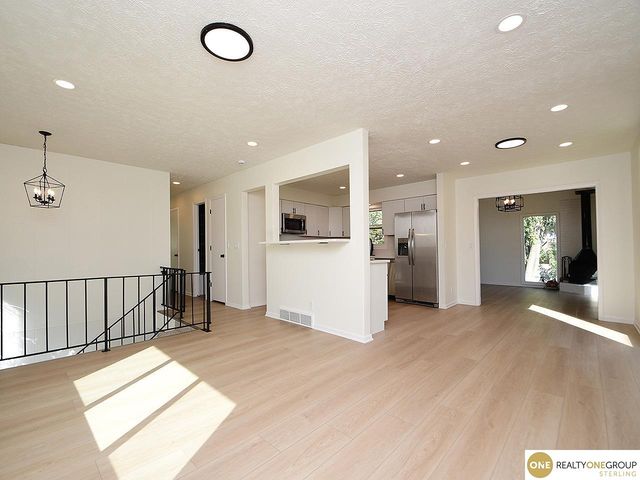 206 E Westplains Road, Gretna, NE 68028