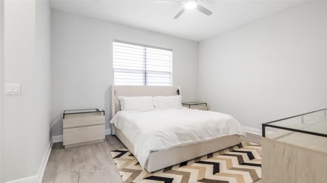 20927 NW 1st Ct, Pembroke Pines, FL 33029