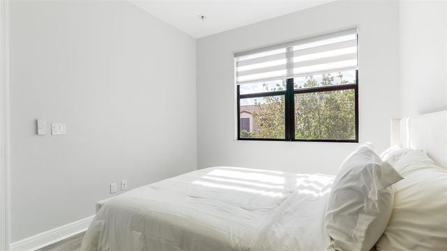 20927 NW 1st Ct, Pembroke Pines, FL 33029