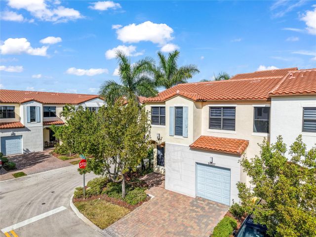 20927 NW 1st Ct, Pembroke Pines, FL 33029